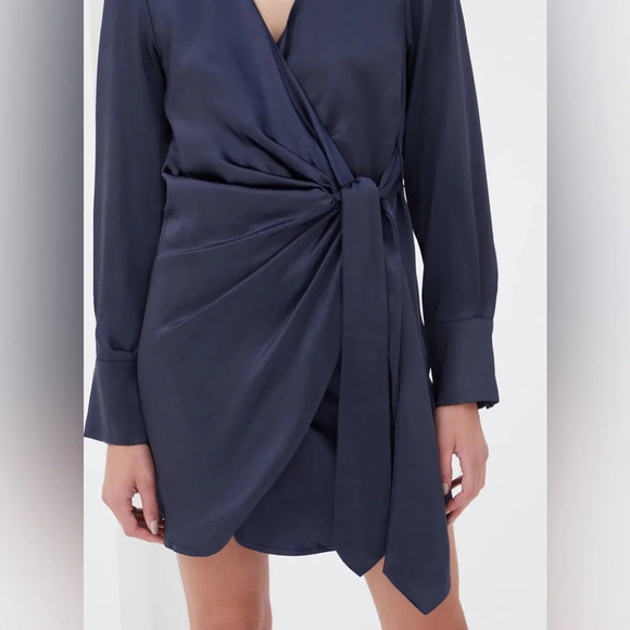 NWT 4th & Reckless NAVY SATIN TIE WRAP DRESS - FALISHA Size Small - Picture 2 of 11